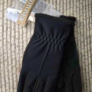 Isotoner Womens Classic Black Gloves